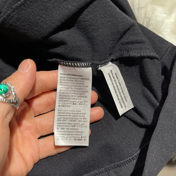 NWT Men’s Medium Calvin Klein Linear Logo Prints Drawstring Hoodie In Black - Picture 9 of 11